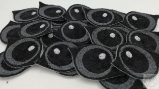 Vyšívaná očka liščí 3 cm šedá